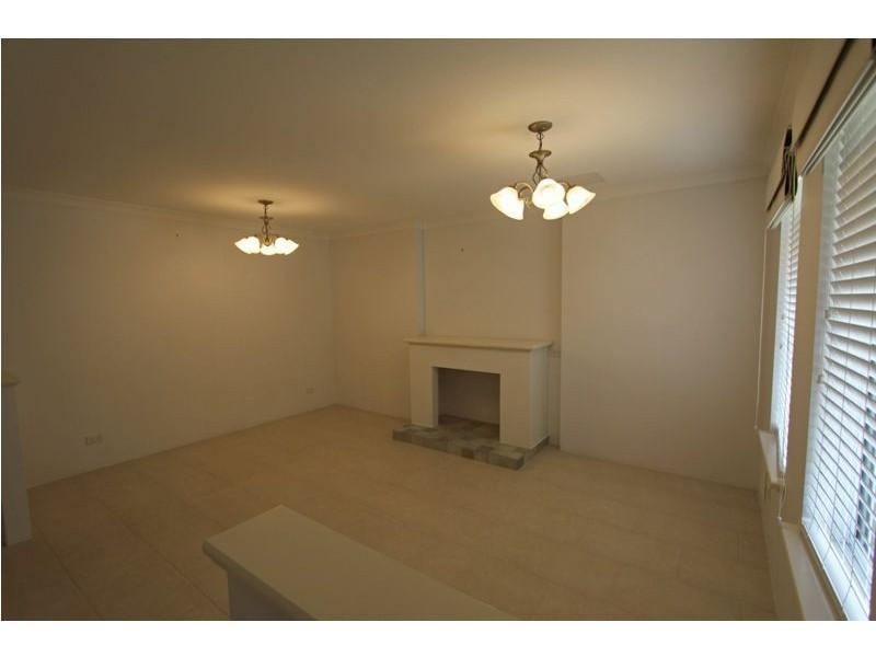 10 Tamar Break, Madora Bay WA 6210