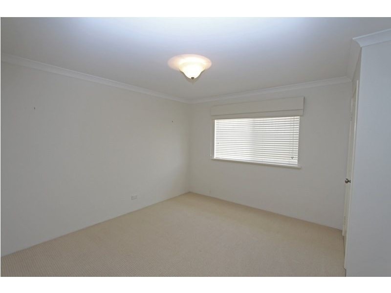 10 Tamar Break, Madora Bay WA 6210