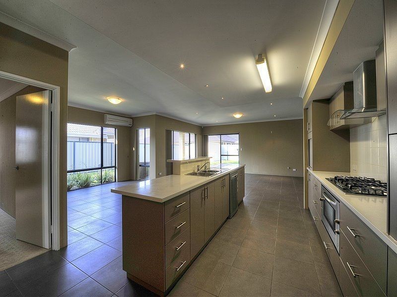 14 Kirkland Way, Meadow Springs WA 6210