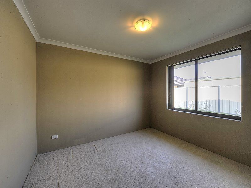 14 Kirkland Way, Meadow Springs WA 6210