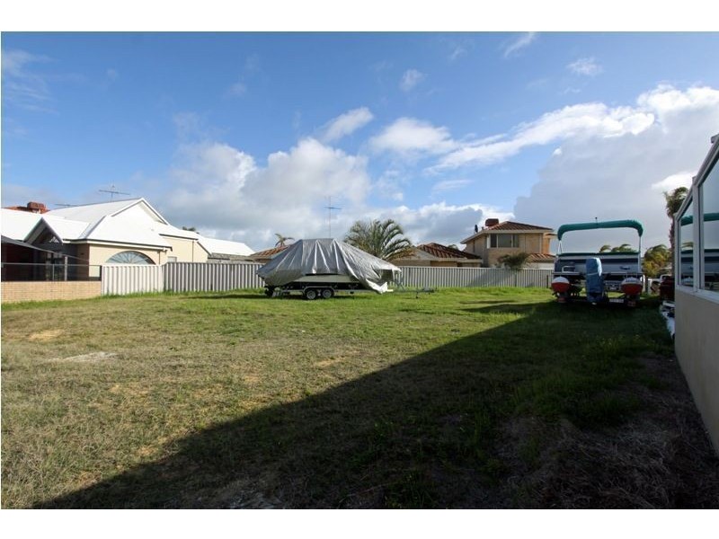 2 Fitzroy Close, Dudley Park WA 6210