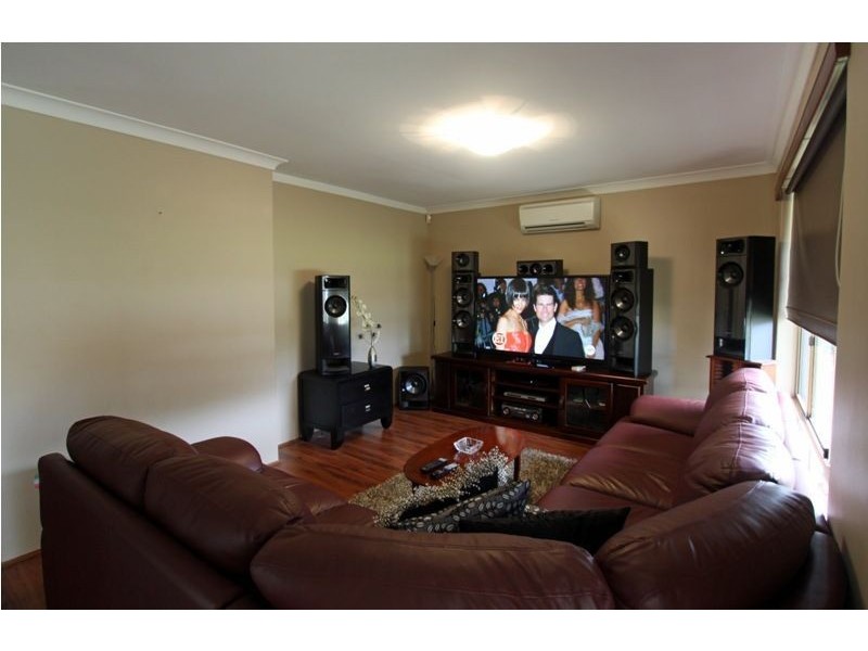 13 Oak Avenue, Dudley Park WA 6210