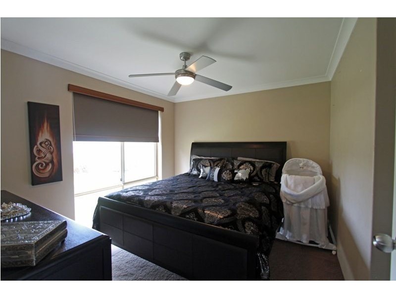 13 Oak Avenue, Dudley Park WA 6210