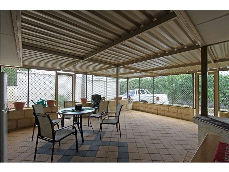 13 Oak Avenue, Dudley Park WA 6210