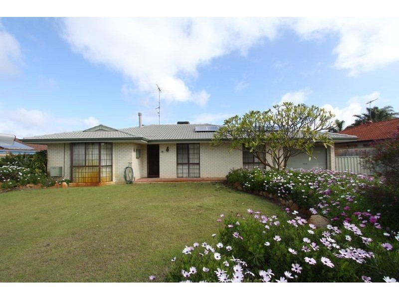 33 Peelwood Parade, Halls Head WA 6210