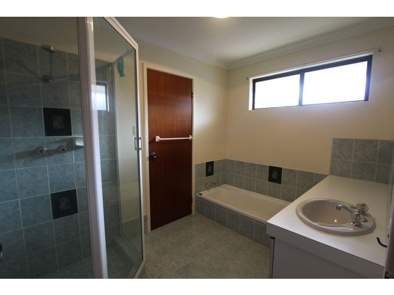 33 Peelwood Parade, Halls Head WA 6210