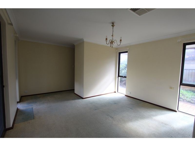 33 Peelwood Parade, Halls Head WA 6210