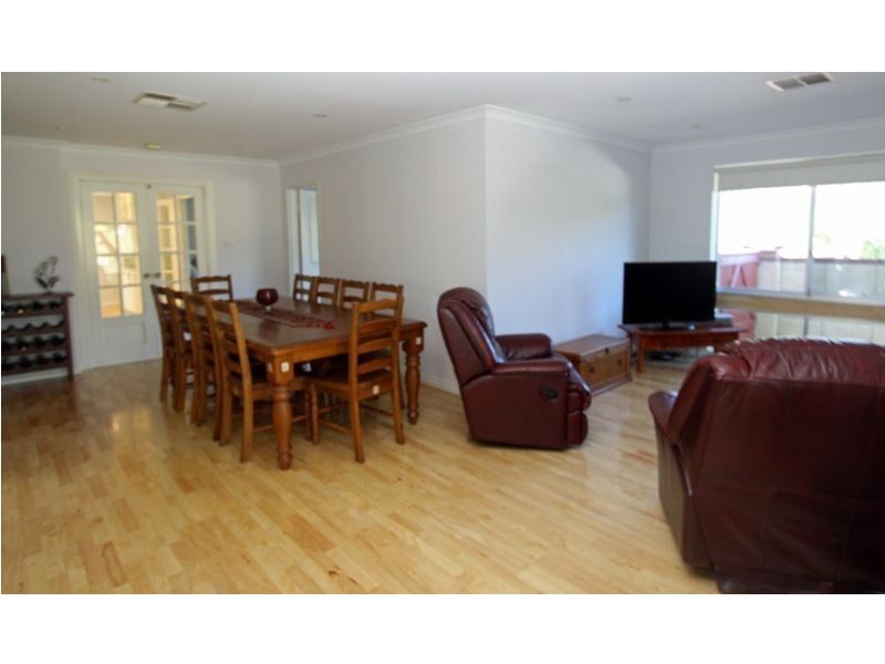 1 Kelly Street, Silver Sands WA 6210