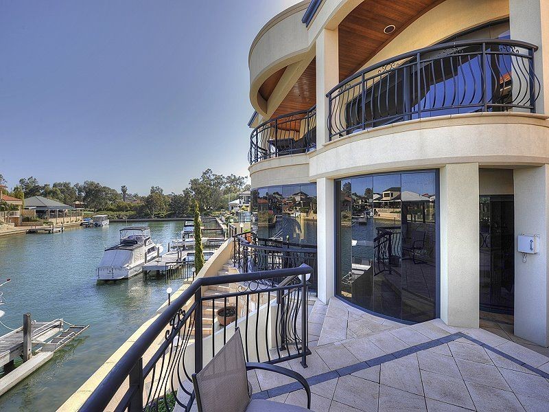 6 Santavea Mews, Halls Head WA 6210