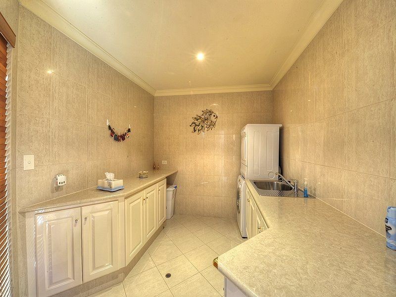 6 Santavea Mews, Halls Head WA 6210