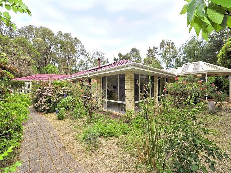 3 Redhill Place, Greenfields WA 6210