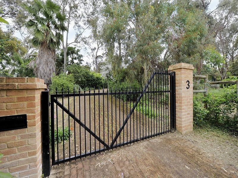 3 Redhill Place, Greenfields WA 6210