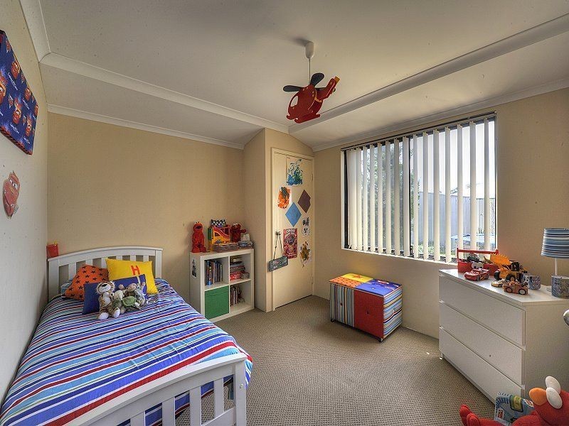 5 Caslano Road, Meadow Springs WA 6210