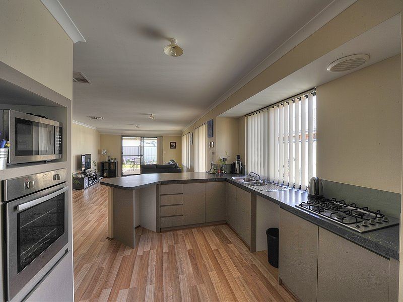 5 Caslano Road, Meadow Springs WA 6210