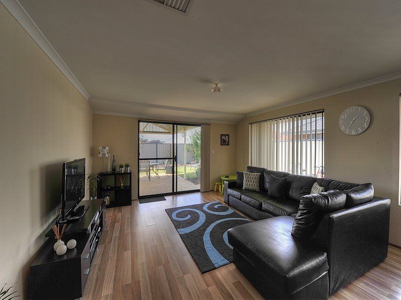 5 Caslano Road, Meadow Springs WA 6210