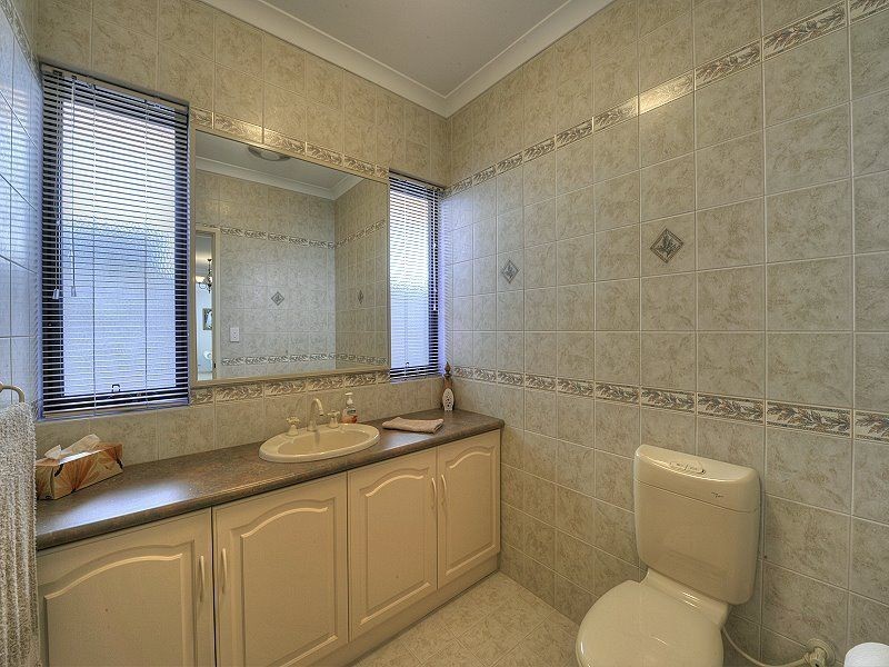 60 Aztec Island Retreat, Halls Head WA 6210