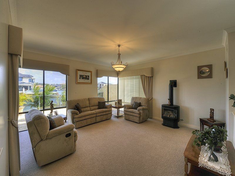 60 Aztec Island Retreat, Halls Head WA 6210