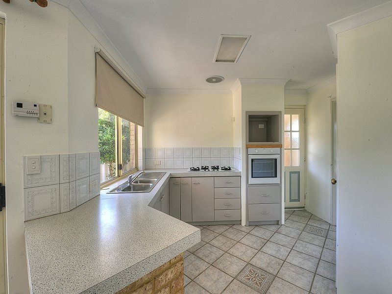 27a Muntries Place, Halls Head WA 6210