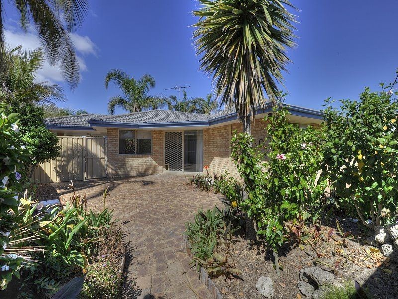 27a Muntries Place, Halls Head WA 6210