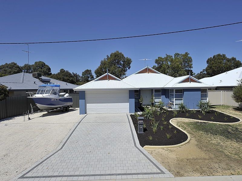 14 Sandalwood Close, Falcon WA 6210