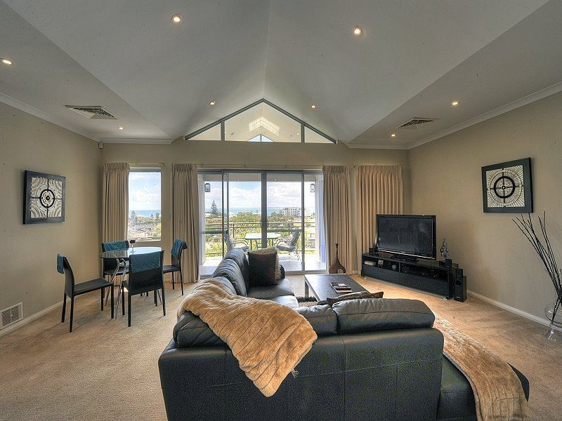 16/6 Valley Road, Halls Head WA 6210