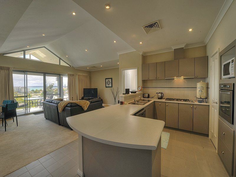 16/6 Valley Road, Halls Head WA 6210