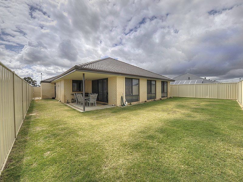 20 Tandure Way, Lakelands WA 6180