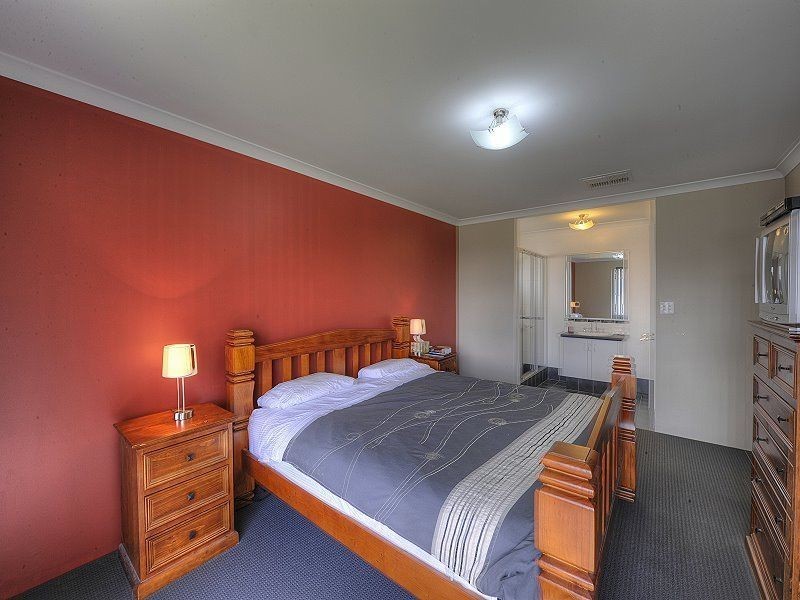 20 Tandure Way, Lakelands WA 6180