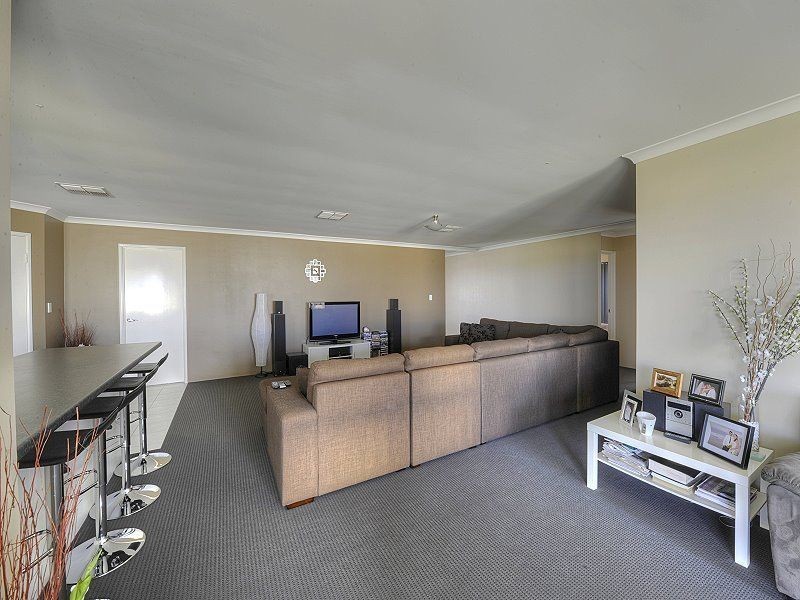 20 Tandure Way, Lakelands WA 6180