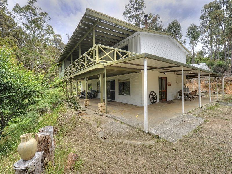 209 Holyoake Road, Dwellingup WA 6213