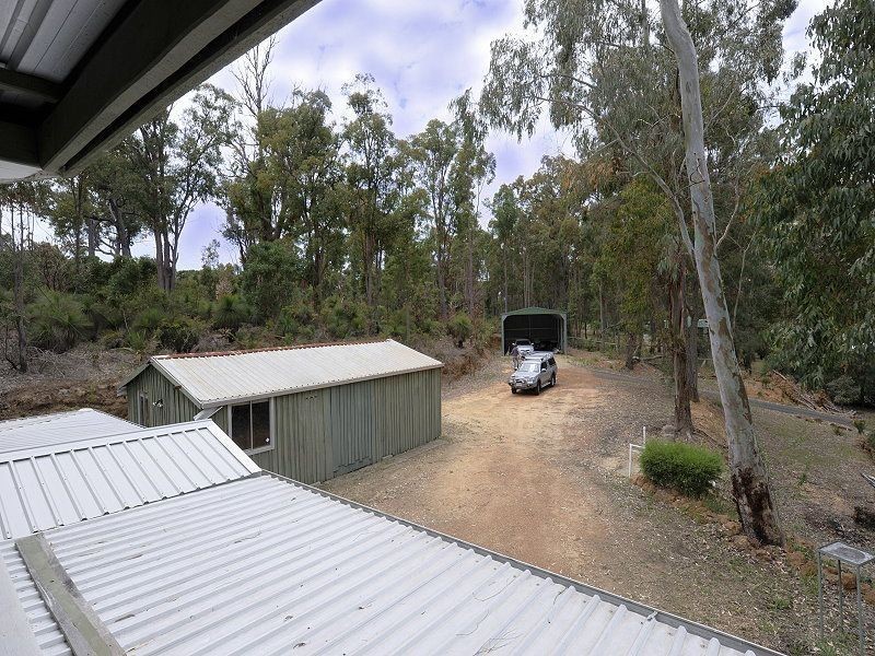 209 Holyoake Road, Dwellingup WA 6213