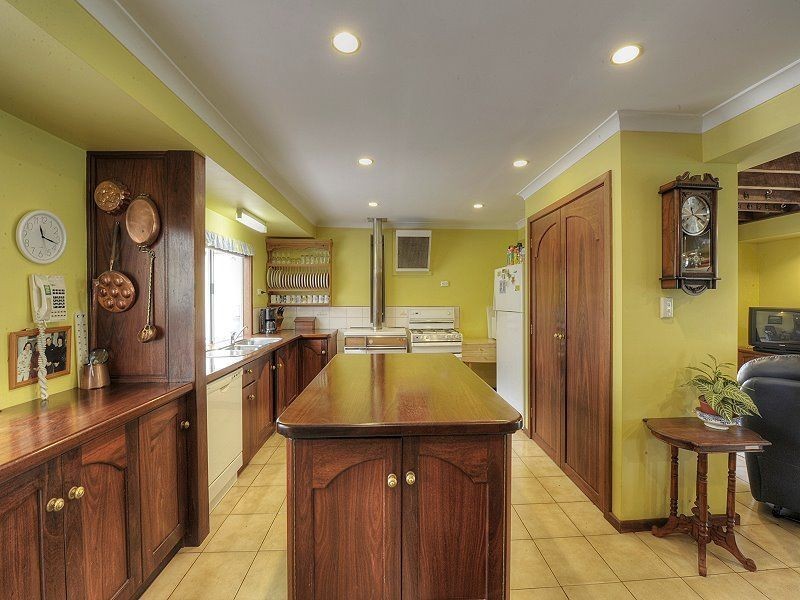 209 Holyoake Road, Dwellingup WA 6213