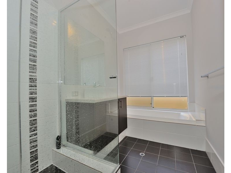 17 Chieftain Pass, Madora Bay WA 6210