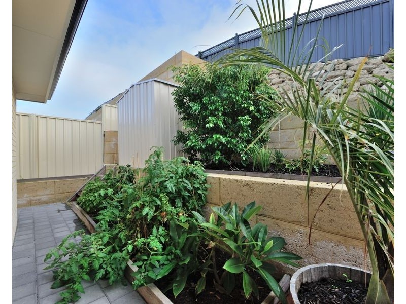 17 Chieftain Pass, Madora Bay WA 6210