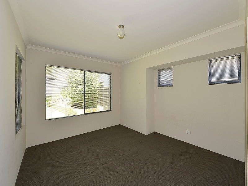 95 Leighton Road, Halls Head WA 6210