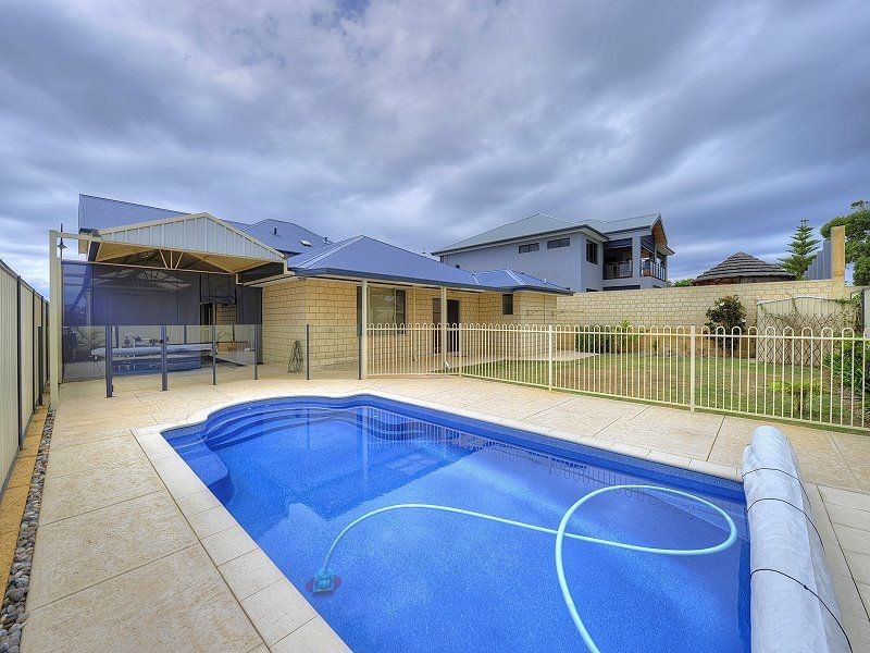 21 Princeton Drive, Wannanup WA 6210