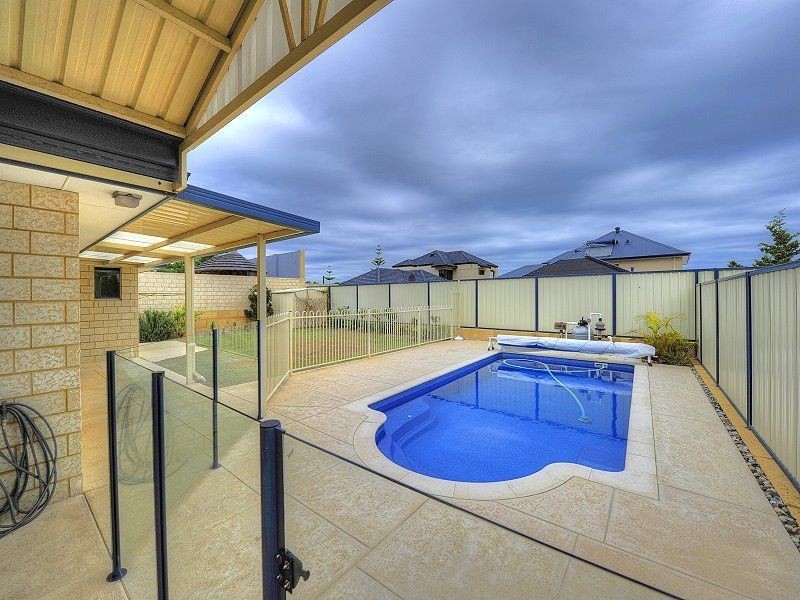 21 Princeton Drive, Wannanup WA 6210