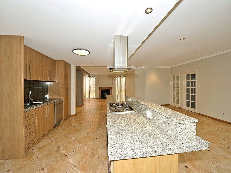 21 Princeton Drive, Wannanup WA 6210