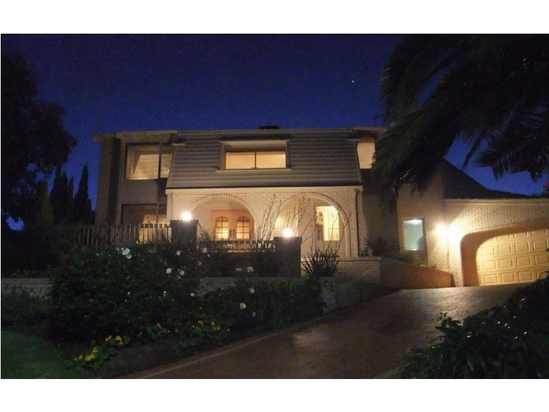 6 Barkley Place, Halls Head WA 6210