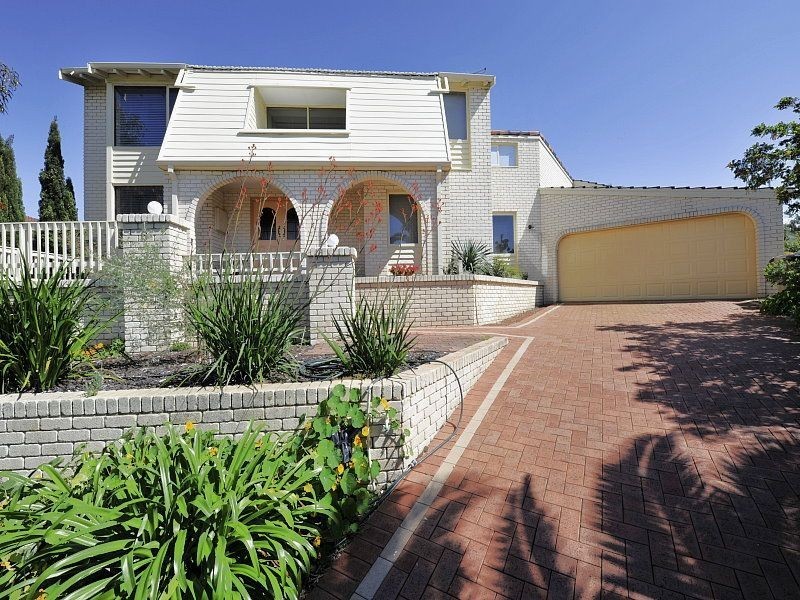 6 Barkley Place, Halls Head WA 6210