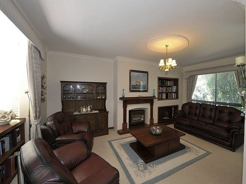 6 Barkley Place, Halls Head WA 6210