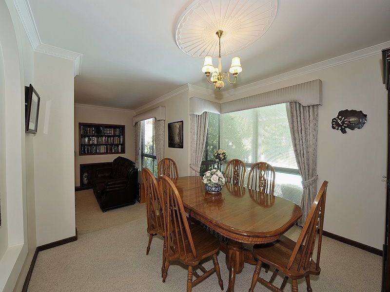 6 Barkley Place, Halls Head WA 6210