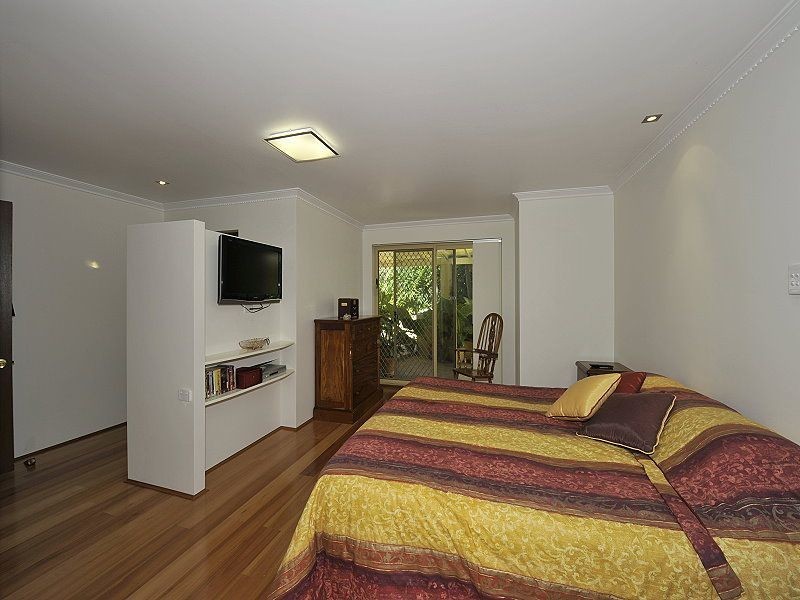 6 Barkley Place, Halls Head WA 6210