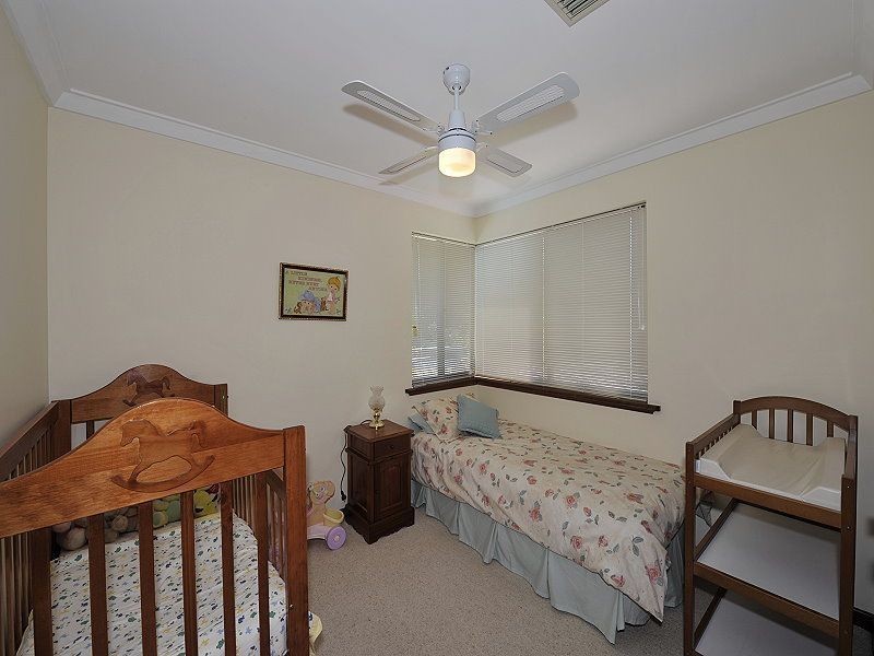 6 Barkley Place, Halls Head WA 6210