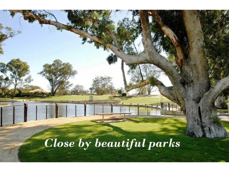 15 Rayner Promenade, Lakelands WA 6180