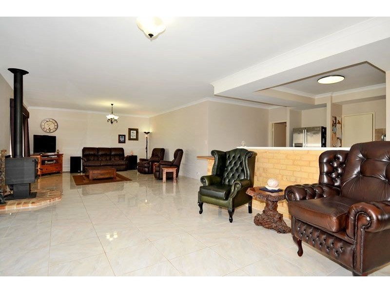 110 James Eden Drive, Pinjarra WA 6208