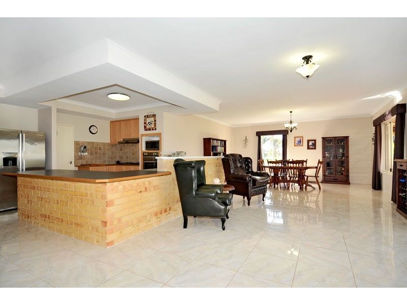 110 James Eden Drive, Pinjarra WA 6208