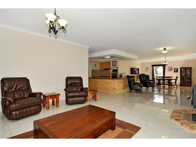 110 James Eden Drive, Pinjarra WA 6208