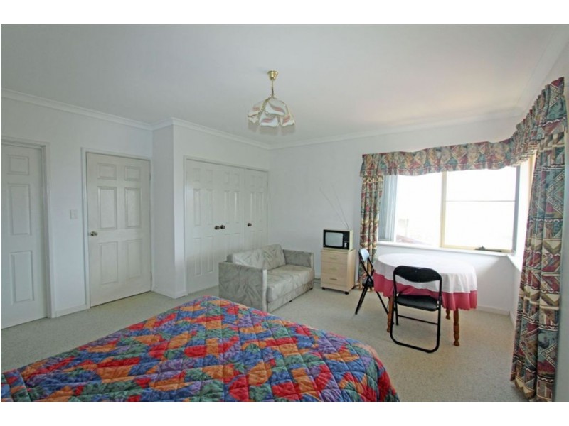 B/50 Halls Head Parade, Halls Head WA 6210