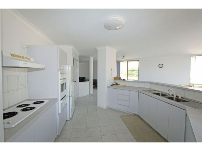 B/50 Halls Head Parade, Halls Head WA 6210